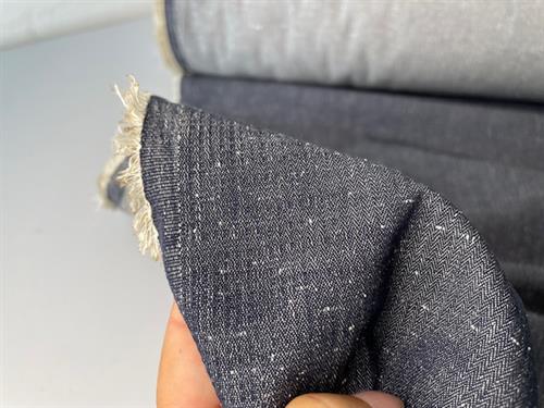 Let denim  - sildebensvævet med viscose og silke, i lækker mørk indigo