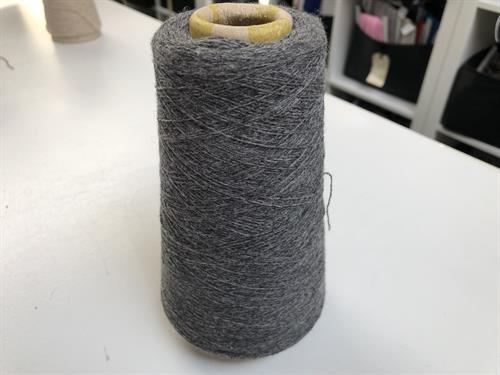 Baby cones i 100 % cashmere - mellem grå meleret, 120 gram