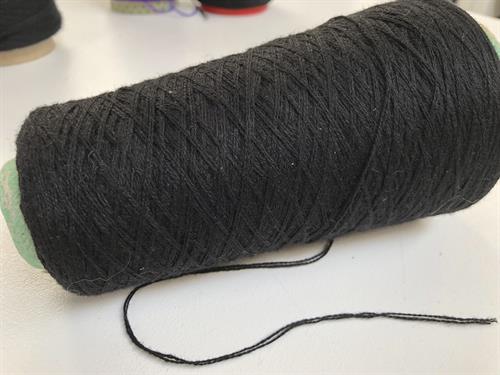 Baby cones i 100 % cashmere - kulsort, 90 gram, 2-trådet